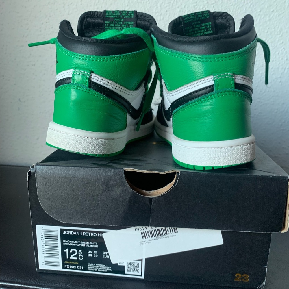Jordan black lucky greens
